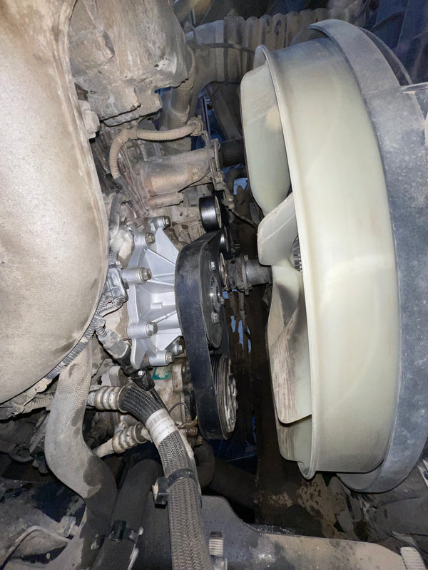 Dépannage poids lourd, remplacement pompe à eau, Serques (62)